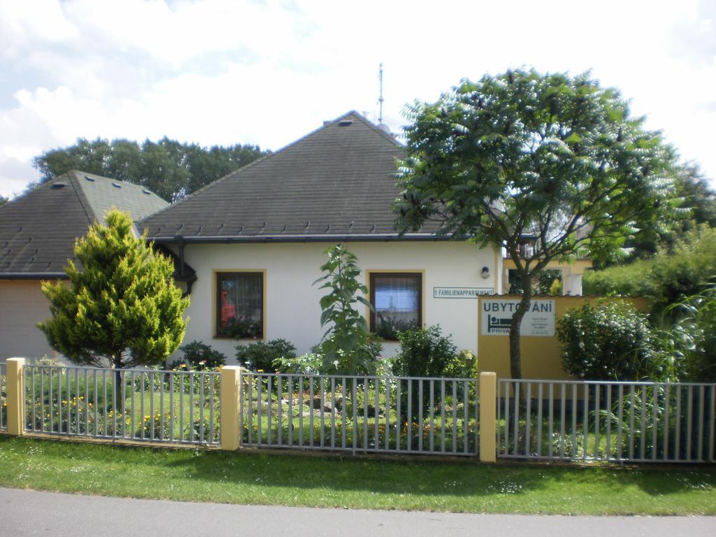 Privat Buk 100 Apartment Jindřichŭv Hradec Exterior foto