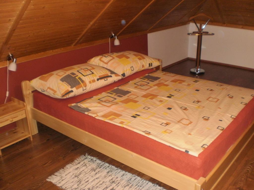 Privat Buk 100 Apartment Jindřichŭv Hradec Exterior foto