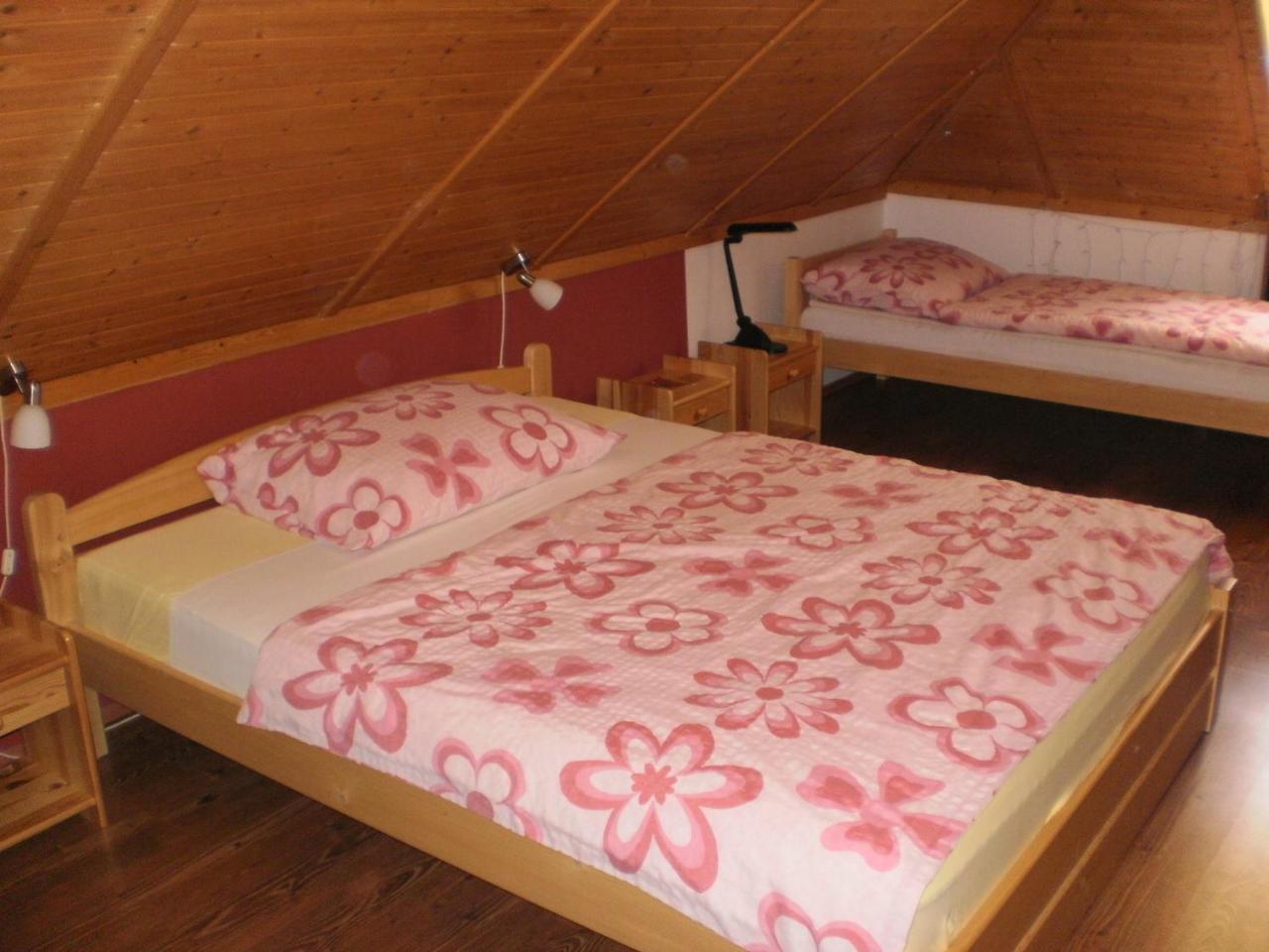 Privat Buk 100 Apartment Jindřichŭv Hradec Exterior foto