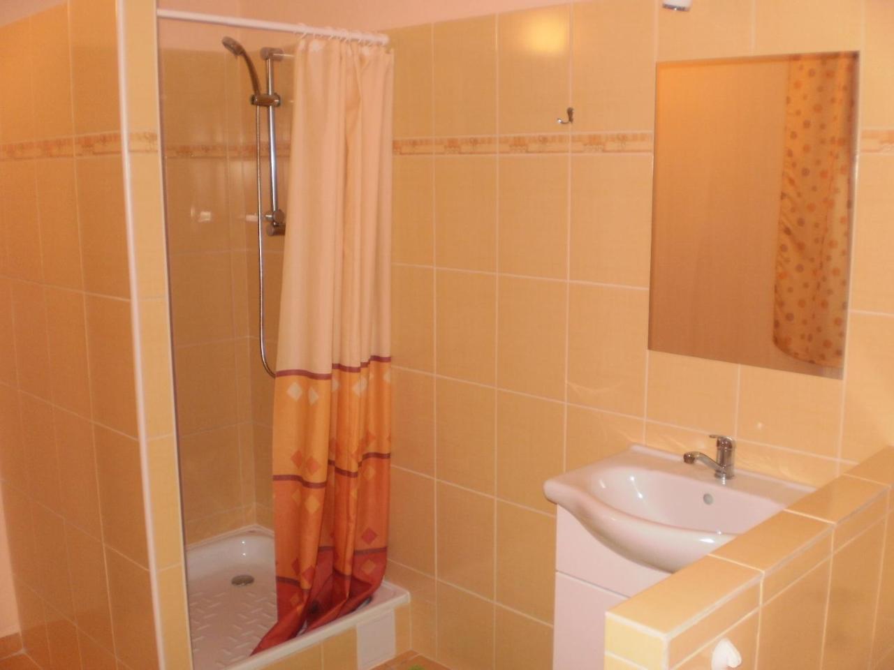 Privat Buk 100 Apartment Jindřichŭv Hradec Exterior foto